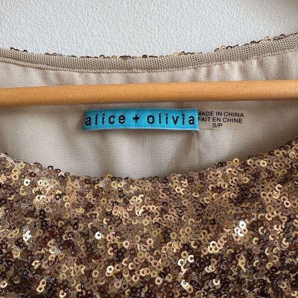 ALICE + OLIVIA • Barret Sequin Blouson Top in Gold - Picture 4 of 13